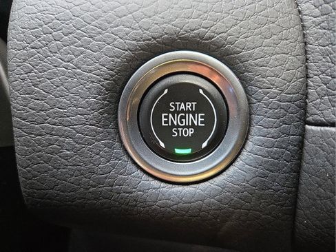 Used 2023 GMC Yukon Denali AWD/4WD image 19