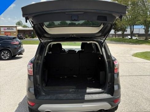 Used 2018 Ford Escape SE w/ SE Sync 3 Package FWD image 6