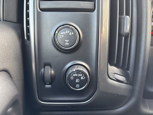 Used 2018 Chevrolet Silverado 1500 LT w/ All Star Edition image 30