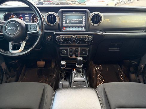 Used 2020 Jeep Wrangler Unlimited Sahara AWD/4WD image 17