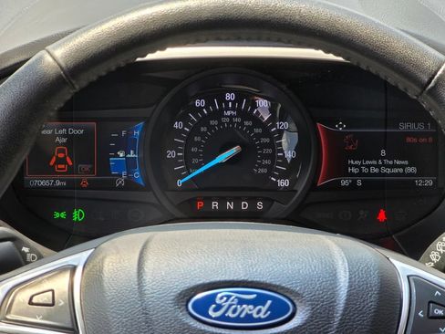 Used 2019 Ford Edge SEL w/ Equipment Group 201A FWD image 7