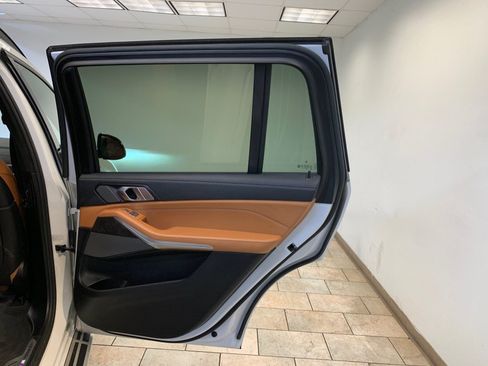 Used 2022 BMW X7 xDrive40i w/ M Sport Package AWD/4WD image 73