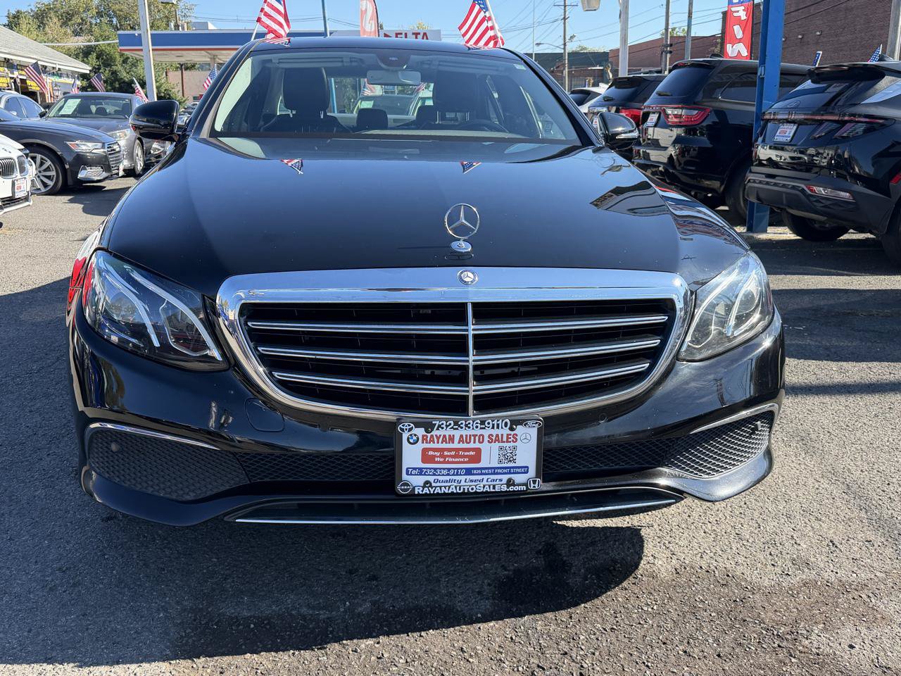 Used 2017 Mercedes-Benz E 300 4MATIC w/ Premium 1 Package image 3