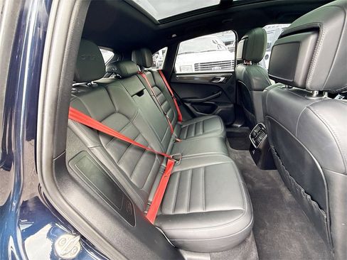 Used 2021 Porsche Macan GTS image 32