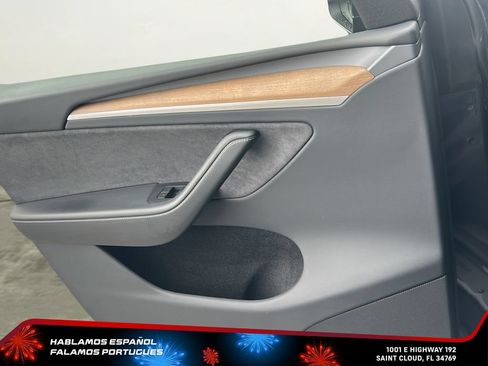 Used 2024 Tesla Model Y Long Range AWD/4WD image 10
