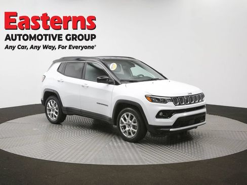 Used 2025 Jeep Compass Limited AWD/4WD image 48
