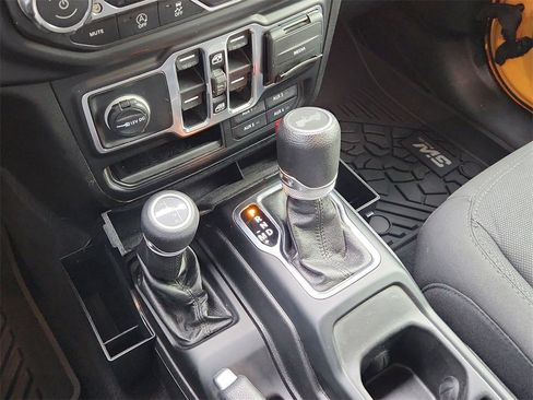 Used 2021 Jeep Wrangler Unlimited Sport image 24