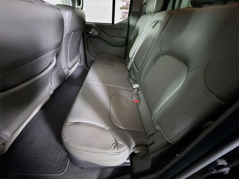 Used 2019 Nissan Frontier SL image 28