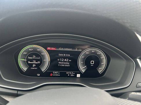 Certified 2025 Audi Q5 e Premium Plus w/ Premium Plus Package image 11