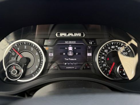 Used 2024 RAM 1500 Laramie image 15