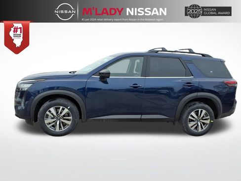 New 2026 Nissan Pathfinder SL image 4