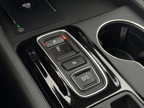 Certified 2025 Honda Pilot Touring image 23