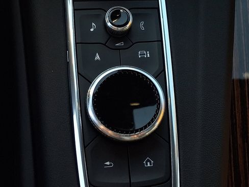 Used 2023 Cadillac Escalade ESV Premium Luxury image 27