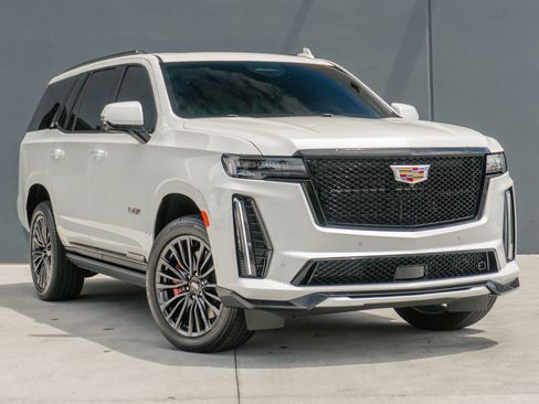 Used 2024 Cadillac Escalade V w/ Heavy-Duty Trailer Package AWD/4WD image 5