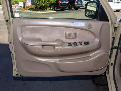 Used 2004 Toyota Tacoma PreRunner image 16