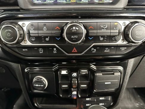 Used 2020 Jeep Gladiator Sport w/ Quick Order Package 24S image 8