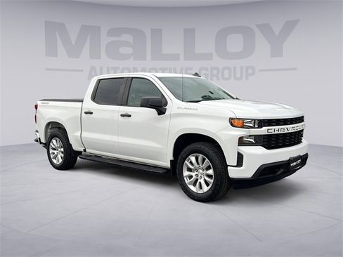 Used 2022 Chevrolet Silverado 1500 Custom image 1