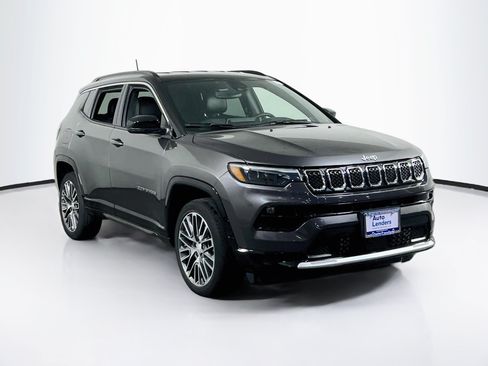 Used 2023 Jeep Compass Limited w/ Elite Group AWD/4WD image 3