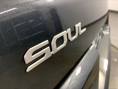 Used 2025 Kia Soul LX image 8