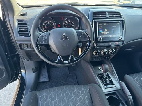 Used 2025 Mitsubishi Outlander Sport AWD image 18