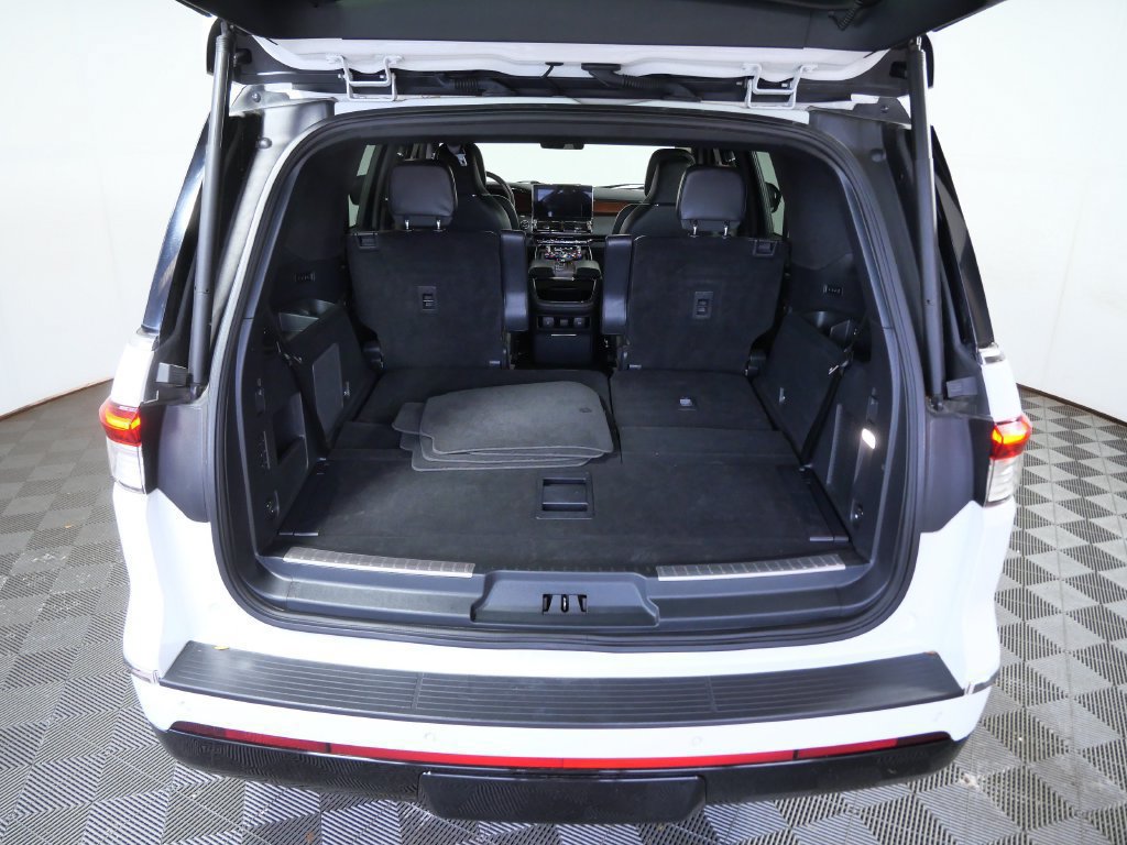 Certified 2023 Lincoln Navigator Reserve AWD/4WD image 7