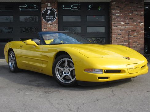 Used 2001 Chevrolet Corvette Convertible w/ Preferred Equipment Group2 image 2