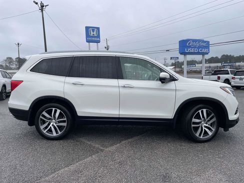 Used 2018 Honda Pilot Touring image 2