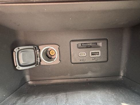 Used 2023 GMC Acadia SLE w/ Driver Convenience Package image 27