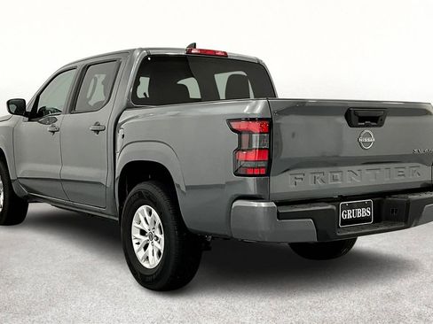 Used 2024 Nissan Frontier SV AWD/4WD image 15
