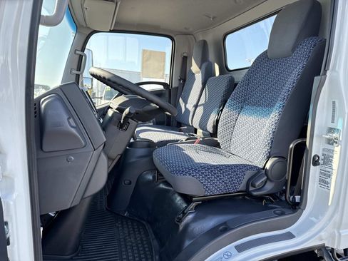 New 2025 Chevrolet Low Cab Forward image 7