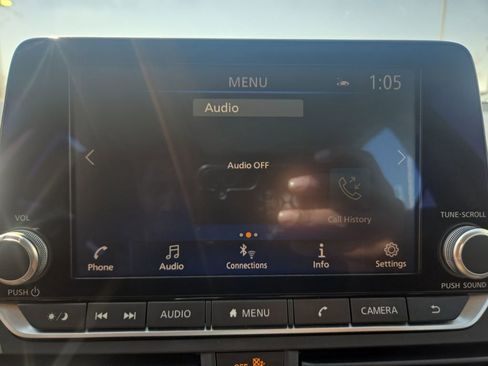 Used 2025 Nissan Altima 2.5 SV image 25