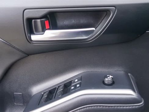 Used 2021 Toyota Highlander XLE image 20