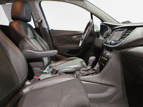 Used 2022 Buick Encore Preferred w/ Safety Package image 26