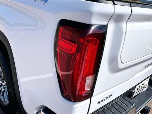 Used 2025 GMC Sierra 1500 SLT AWD/4WD image 24