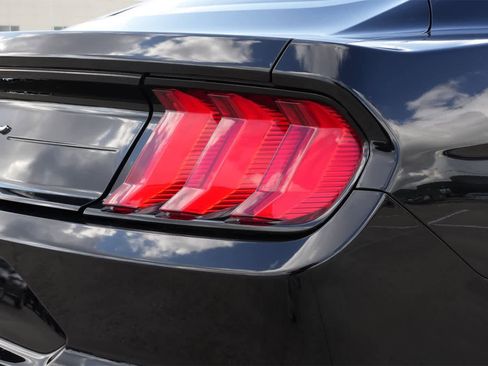 Used 2023 Ford Mustang Coupe image 18