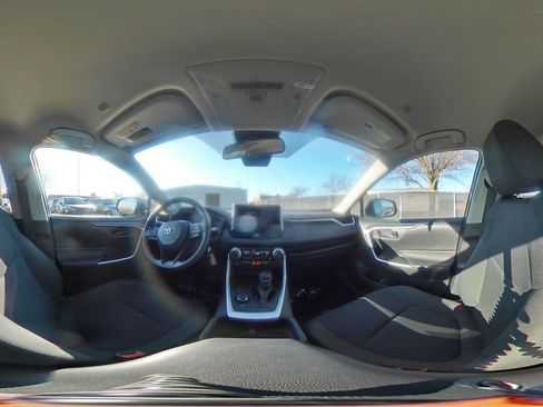 Used 2025 Toyota RAV4 LE image 41