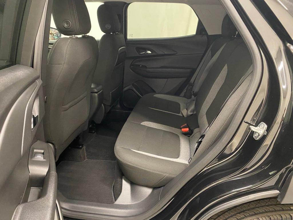 Used 2025 Chevrolet TrailBlazer LT AWD/4WD image 16