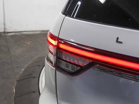 Used 2023 Lincoln Aviator Reserve w/ Equipment Group 201A image 2