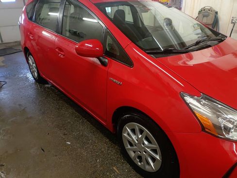 Used 2017 Toyota Prius V Two FWD image 8