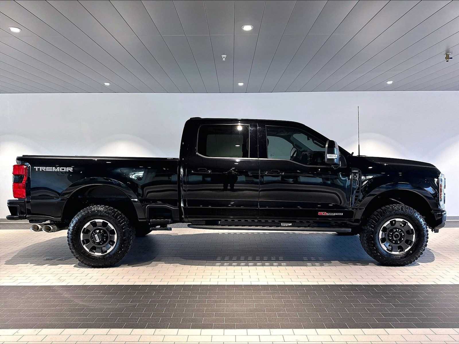 Used 2024 Ford F250 Lariat w/ Lariat Ultimate Package AWD/4WD image 12