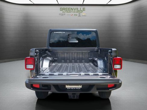 Used 2024 Jeep Gladiator Sport AWD/4WD image 32