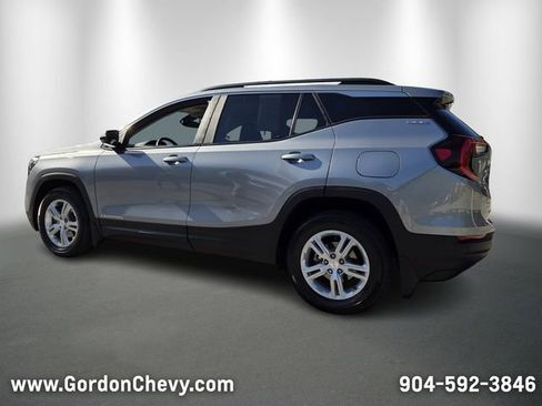 Certified 2024 GMC Terrain SLE w/ Driver Convenience Package FWD image 3