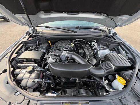 Used 2025 Dodge Durango GT AWD/4WD image 32