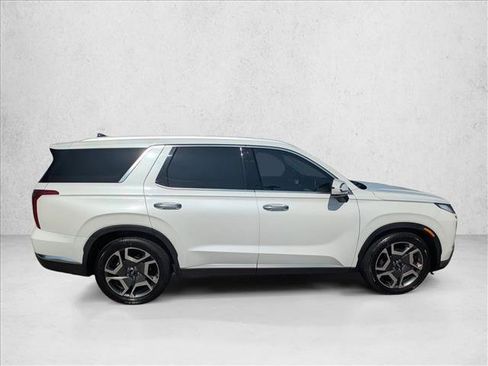 Used 2023 Hyundai Palisade Limited FWD image 4