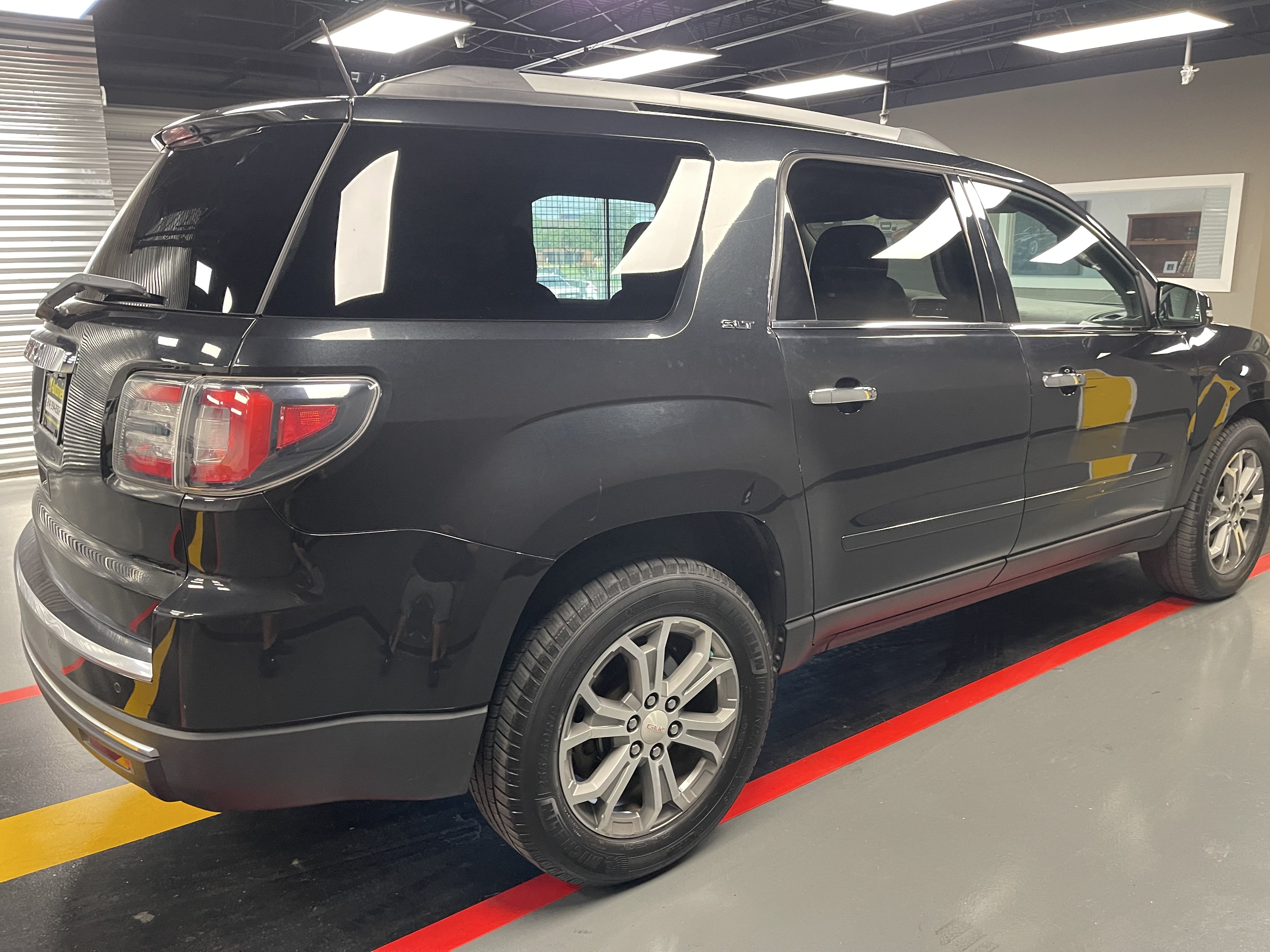Used 2015 GMC Acadia SLT FWD image 6