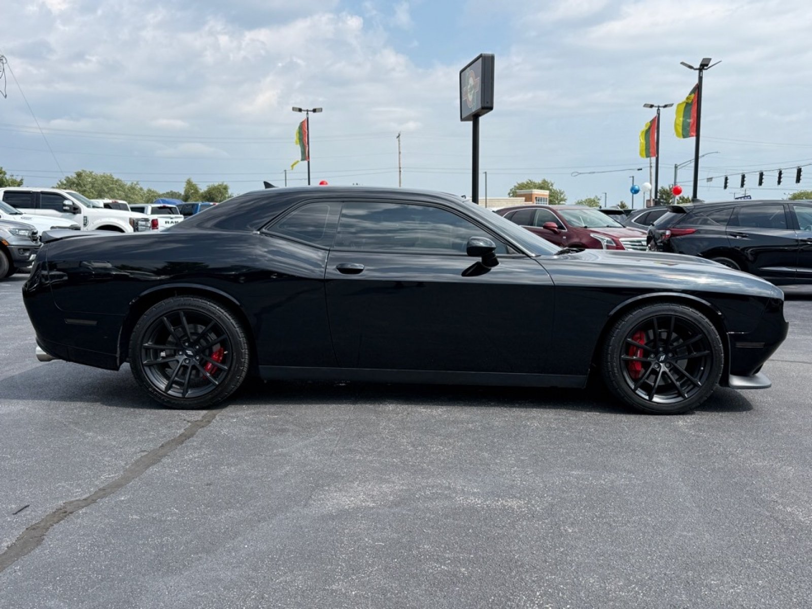 Used 2023 Dodge Challenger R/T RWD image 9