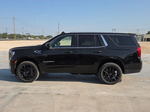 Used 2023 GMC Yukon SLE AWD/4WD image 2