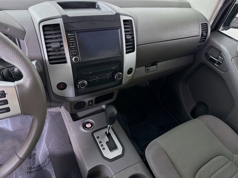 Used 2020 Nissan Frontier S image 24