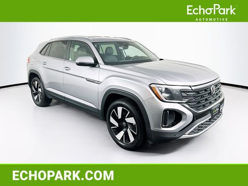 Used 2025 Volkswagen Atlas Cross Sport SE image 1