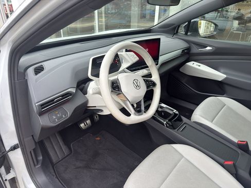 Used 2021 Volkswagen ID.4 1st Edition image 9